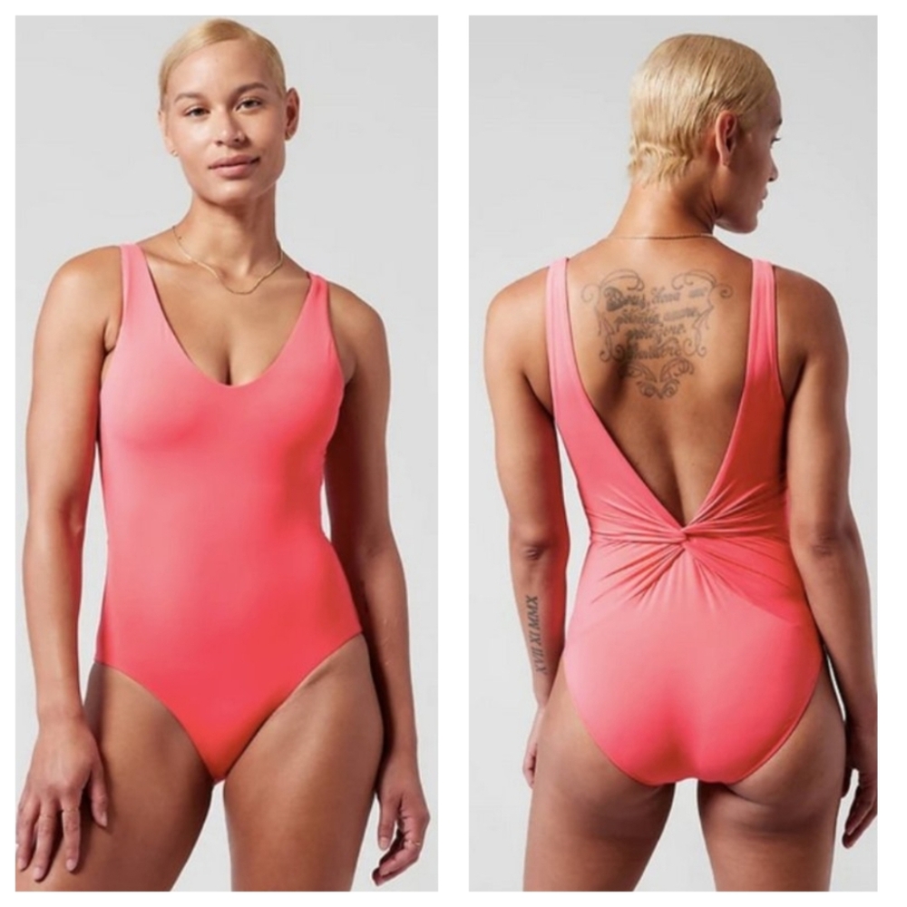 NWOT ATHLETA Women's Hampton One Piece Swimsuit Size Medium Coral Petal.